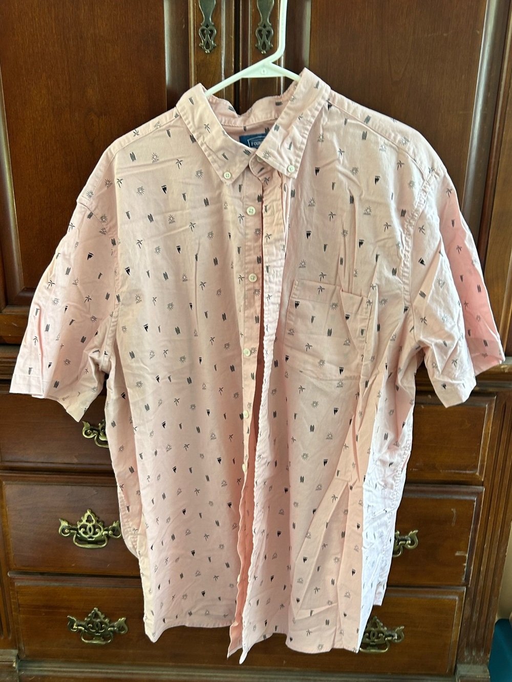 Classic Short-Sleeve Button-Up Shirt - Light Pink